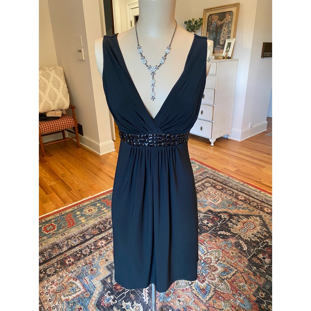 B. Smart‎ Black V-Neck Embellished Empire Waist Cocktail Dress 7/8